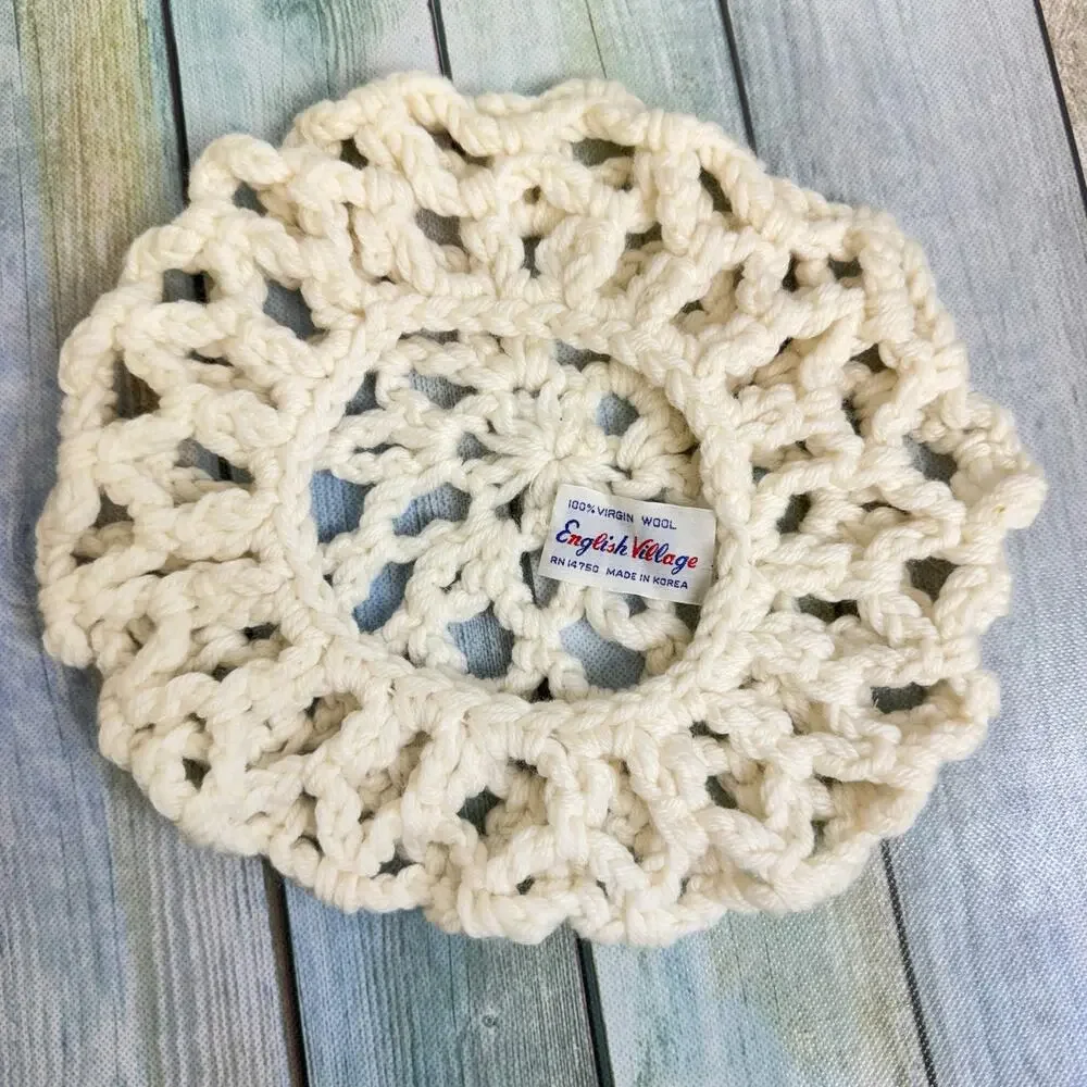 English Village Virgin Wool Knit Beret Ivory Hat 1970s Boho Cap Made in Korea